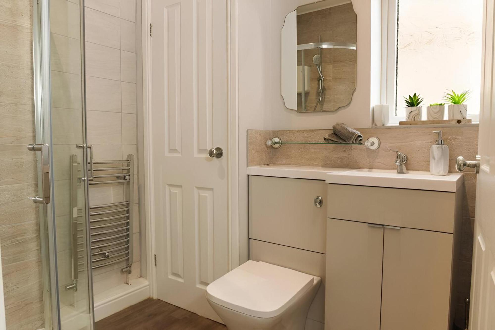 Seaside Solace 2Br With Scenic Coastline Views Llandudno Exterior photo